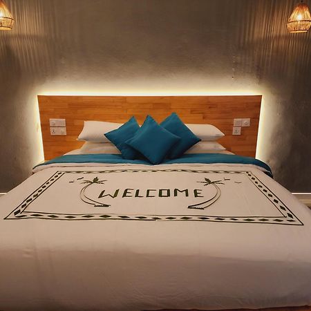 Dhigurah Beach Inn Buitenkant foto